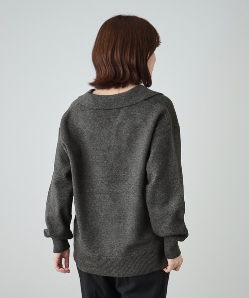SHOO・LA・RUE（シューラルー）の「【S－LL】スキッパー衿付きニット（ニット/セーター・レディース・ダークグレー/ベージュ/グリーン系・04/03/02/01）」の5枚目の写真