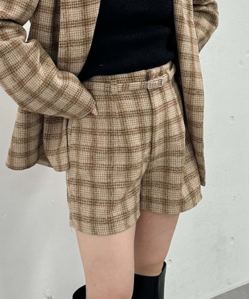 archives（アルシーヴ）の「【ＳＥＴＵＰ対応】ラメチェックハイウエストショートパンツ（その他パンツ・レディース・ベージュ/ブラウン・MEDIUM）」の2枚目の写真