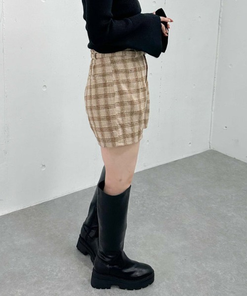archives（アルシーヴ）の「【ＳＥＴＵＰ対応】ラメチェックハイウエストショートパンツ（その他パンツ・レディース・ベージュ/ブラウン・MEDIUM）」の5枚目の写真