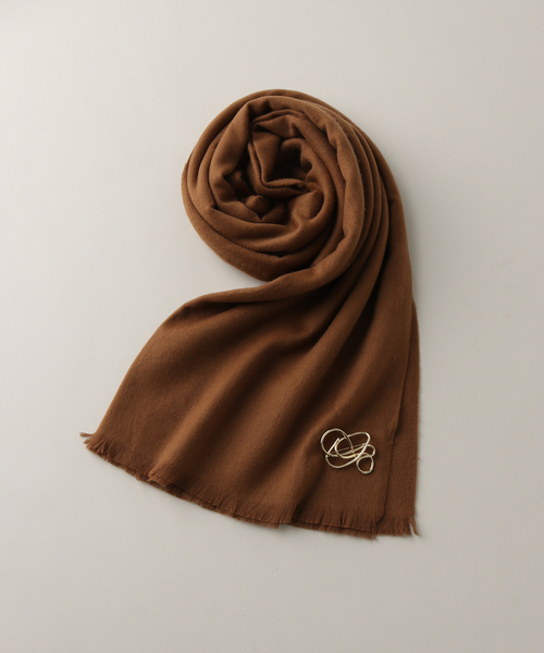 Spick & Span（スピックアンドスパン）の「Spick & Span ブローチツキストール（ストール/ショール・レディース・ベージュ系その他/グレー・FREE）」の2枚目の写真