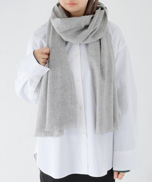 Spick & Span（スピックアンドスパン）の「Spick & Span ブローチツキストール（ストール/ショール・レディース・ベージュ系その他/グレー・FREE）」の19枚目の写真