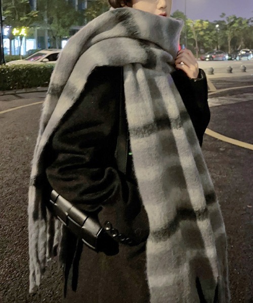 Futier land（フューティアランド）の「モヘアタッチボーダー大判マフラー（マフラー・レディース・ブラウン/グリーン/ピンク/グレー/アイボリー・FREE）」の10枚目の写真