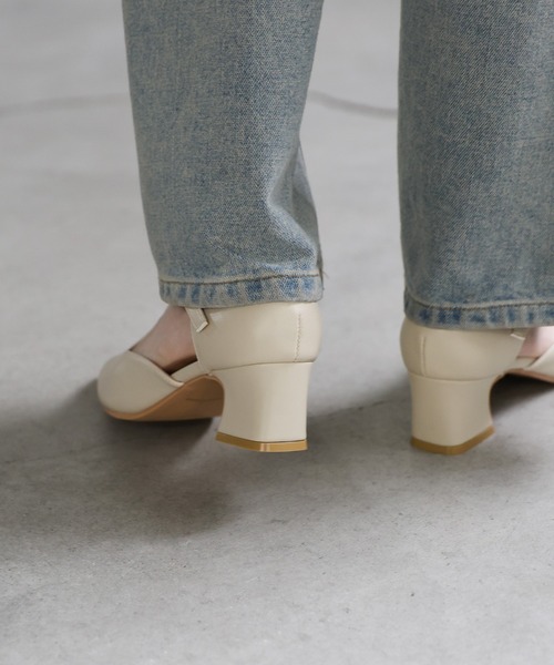 select MOCA（セレクトモカ）の「ポインテッドTストラップパンプス（パンプス・レディース・ベージュ/ブラック・SMALL/MEDIUM/LARGE）」の10枚目の写真