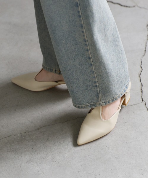 select MOCA（セレクトモカ）の「ポインテッドTストラップパンプス（パンプス・レディース・ベージュ/ブラック・SMALL/MEDIUM/LARGE）」の8枚目の写真