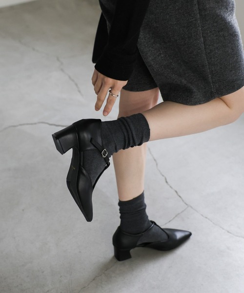 select MOCA（セレクトモカ）の「ポインテッドTストラップパンプス（パンプス・レディース・ベージュ/ブラック・SMALL/MEDIUM/LARGE）」の16枚目の写真