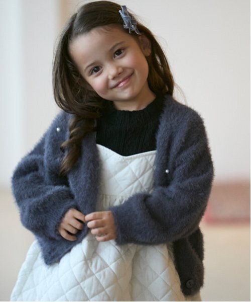 petit main（プティマイン）の「【リンク】シャギーニットカーディガン(キッズ)（カーディガン/ボレロ・キッズ・グレー/ライトピンク/アイボリー・M/S/L）」の11枚目の写真