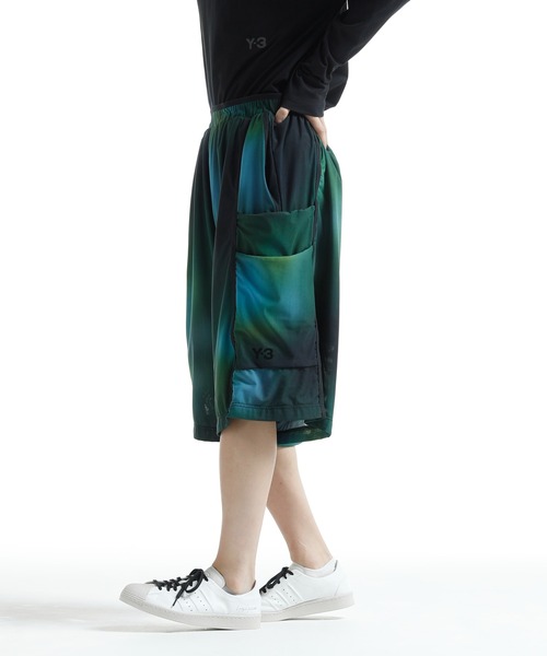 Y-3(ワイスリー)の「M AOP MESH SHOR(カーゴパンツ・メンズ・マルチ・MEDIUM/SMALL/X-SMALL/LARGE/X-LARGE)」の2枚目の写真