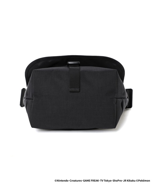 Manhattan Portage（マンハッタンポーテージ）の「Nylon Messenger Bag JR Flap Zipper Pocket Pokemon Kabigon（メッセンジャーバッグ・メンズ・ブラック・SMALL）」の7枚目の写真