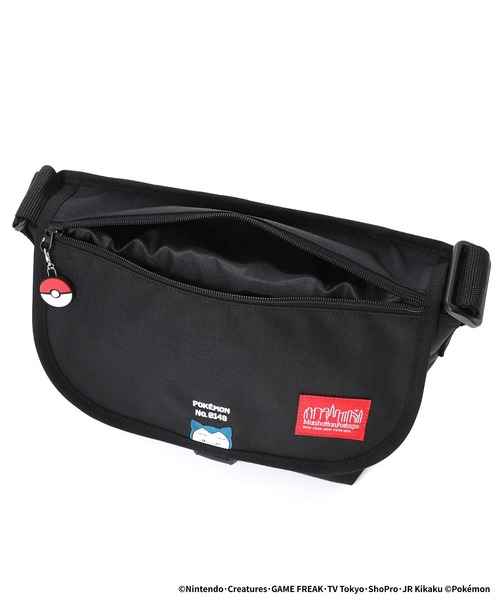 Manhattan Portage（マンハッタンポーテージ）の「Nylon Messenger Bag JR Flap Zipper Pocket Pokemon Kabigon（メッセンジャーバッグ・メンズ・ブラック・SMALL）」の5枚目の写真