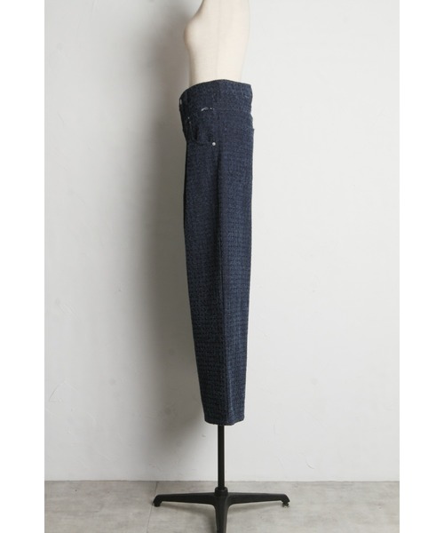 &. NOSTALGIA（アンドドットノスタルジア）の「【ZOZO限定】クラッシュデニムタックパンツ（デニムパンツ・レディース・インディゴブルー/ブラック・M）」の5枚目の写真
