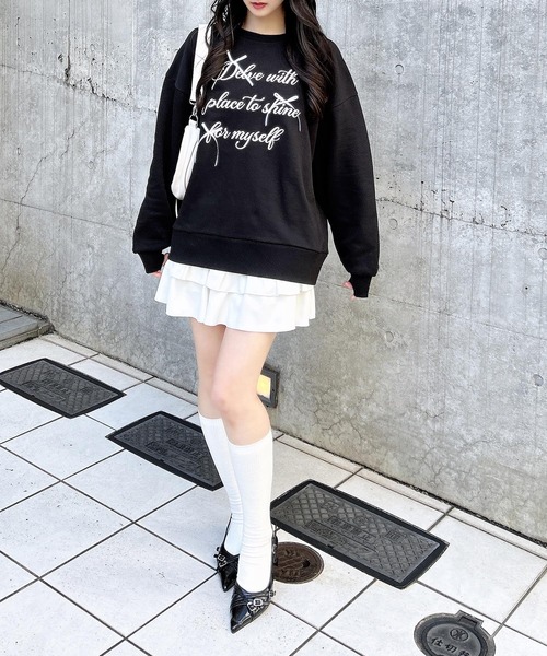 INGNI(イング)の「リボンモチーフロゴスウェットチュニック(スウェット・レディース・ブラック×ホワイト/ホワイト×ブラック/グレー×ホワイト・M)」の11枚目の写真
