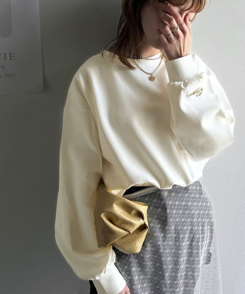 classicalelf(クラシカルエルフ)の「トレンド感と遊び心をプラス。袖口ワンポイント刺繍アシメファスナーラウンドネックロンT(長袖)(Tシャツ/カットソー・レディース・ブラック/オフホワイト/モカ/アイボリー・MEDIUM/SMALL/X-LARGE/LARGE)」の8枚目の写真