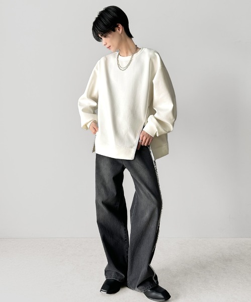 classicalelf(クラシカルエルフ)の「トレンド感と遊び心をプラス。袖口ワンポイント刺繍アシメファスナーラウンドネックロンT(長袖)(Tシャツ/カットソー・レディース・ブラック/オフホワイト/モカ/アイボリー・MEDIUM/SMALL/X-LARGE/LARGE)」の18枚目の写真