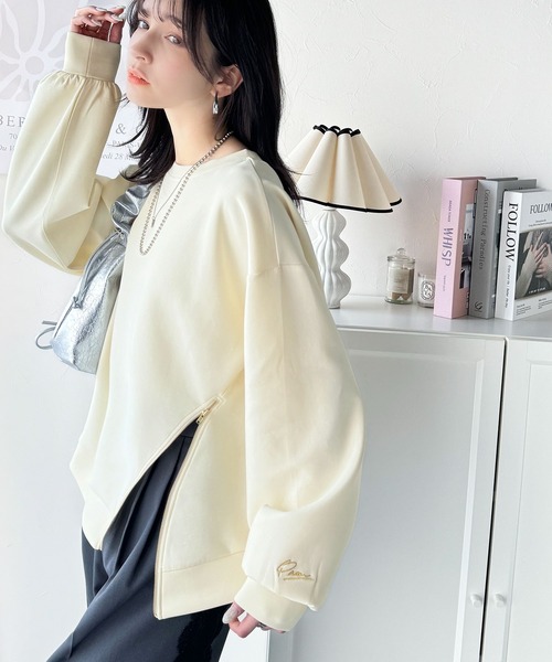 classicalelf(クラシカルエルフ)の「トレンド感と遊び心をプラス。袖口ワンポイント刺繍アシメファスナーラウンドネックロンT(長袖)(Tシャツ/カットソー・レディース・ブラック/オフホワイト/モカ/アイボリー・MEDIUM/SMALL/X-LARGE/LARGE)」の16枚目の写真