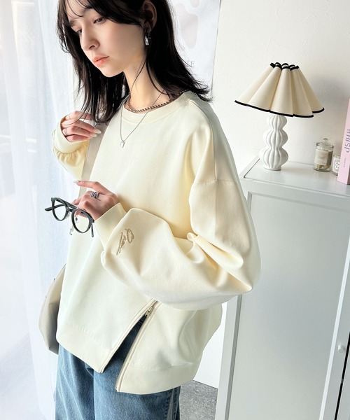 classicalelf(クラシカルエルフ)の「トレンド感と遊び心をプラス。袖口ワンポイント刺繍アシメファスナーラウンドネックロンT(長袖)(Tシャツ/カットソー・レディース・ブラック/オフホワイト/モカ/アイボリー・MEDIUM/SMALL/X-LARGE/LARGE)」の14枚目の写真