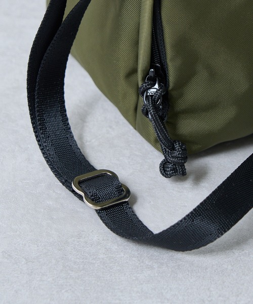 FREDRIK PACKERS(フレドリックパッカーズ)の「【FREDRIK PACKERS】≪別注≫420D BOUNCE SHOULDER(ショルダーバッグ・レディース・ベージュ/グレー/オリーブ/ブラック/ブラック系その他2・FREE)」の6枚目の写真
