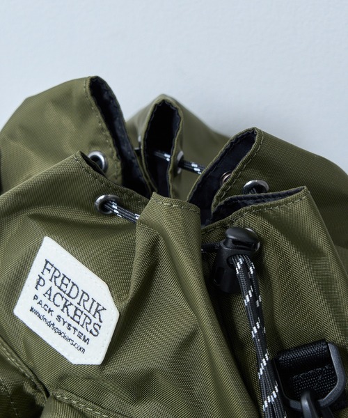 FREDRIK PACKERS(フレドリックパッカーズ)の「【FREDRIK PACKERS】≪別注≫420D BOUNCE SHOULDER(ショルダーバッグ・レディース・ベージュ/グレー/オリーブ/ブラック/ブラック系その他2・FREE)」の8枚目の写真