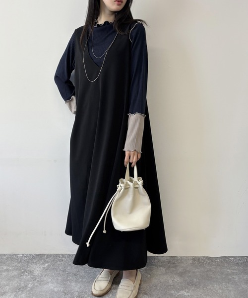 NICOLE white（ニコルホワイト）の「袖配色ランダムリブプルオーバー（Tシャツ/カットソー・レディース・サックスブルー/イエロー/ネイビー/オフホワイト/ブラック/グレー/モカ/ボルドー・FREE）」の16枚目の写真