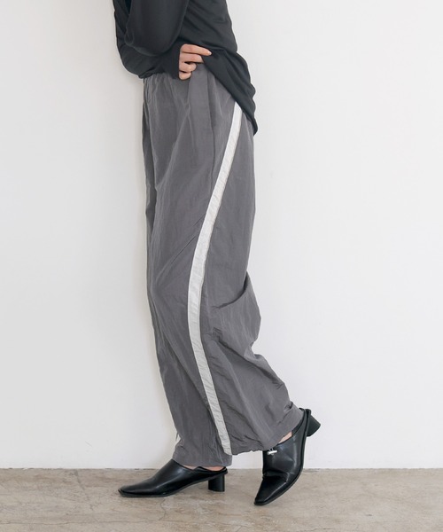 値下げ・BADBLOOD・サイドライン・ナイロンパンツ試着のみ 値下げ・BADBLOOD・サイドライン・ナイロンパンツ試着のみ