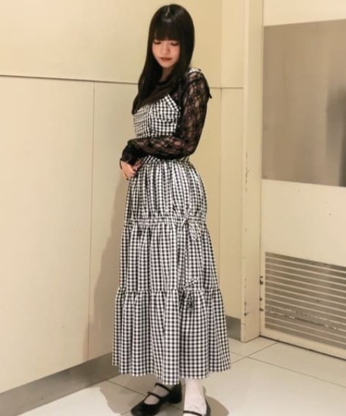 REDYAZEL（レディアゼル）の「シャーリングティアードキャミワンピース（ワンピース・レディース・ネイビー/ブラック系その他/グリーン系その他・SMALL/MEDIUM）」の11枚目の写真