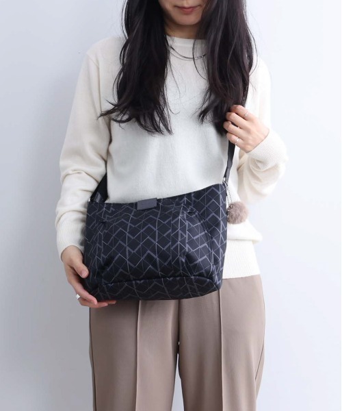 Kanana project(カナナプロジェクト)の「カナナ プロジェクト ショルダーバッグ KM-2 6L 310g No.68712(ショルダーバッグ・レディース・ブラック/グレー系その他/イエロー系/アクア・FREE)」の15枚目の写真