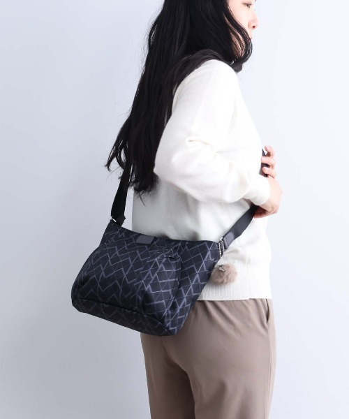 Kanana project(カナナプロジェクト)の「カナナ プロジェクト ショルダーバッグ KM-2 6L 310g No.68712(ショルダーバッグ・レディース・ブラック/グレー系その他/イエロー系/アクア・FREE)」の18枚目の写真