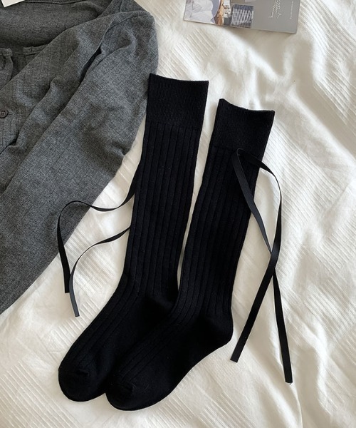 VIBGYOR Women（ヴィブジョー　ウィメン）の「【urge select】無地リブ サイドリボン付き ハイソックス（ソックス/靴下・レディース・ホワイト/グレー/ブラック・FREE）」の5枚目の写真