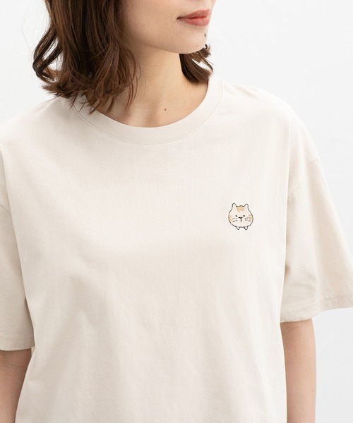 Honeys(ハニーズ)の「【UVカット】半袖モチーフ刺繍Tシャツ(Tシャツ/カットソー・レディース・スモークピンク/オフホワイト/ダークグリーン系/スミクロ/ベージュ・L/M/S)」の1枚目の写真