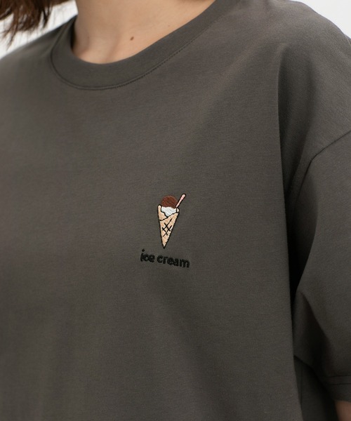 Honeys(ハニーズ)の「【UVカット】半袖モチーフ刺繍Tシャツ(Tシャツ/カットソー・レディース・スモークピンク/オフホワイト/ダークグリーン系/スミクロ/ベージュ・L/M/S)」の15枚目の写真