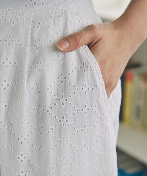 MONO-MART LADY'S（モノマートレディース）の「アイレット刺繍 コットンレース カーゴパンツ（カーゴパンツ・レディース・ブラック/ホワイト・FREE）」の8枚目の写真