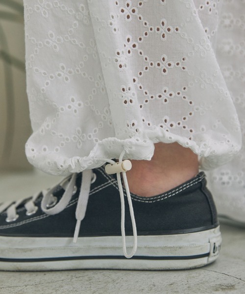 MONO-MART LADY'S（モノマートレディース）の「アイレット刺繍 コットンレース カーゴパンツ（カーゴパンツ・レディース・ブラック/ホワイト・FREE）」の11枚目の写真