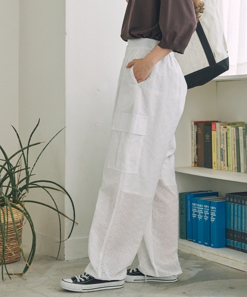 MONO-MART LADY'S（モノマートレディース）の「アイレット刺繍 コットンレース カーゴパンツ（カーゴパンツ・レディース・ブラック/ホワイト・FREE）」の12枚目の写真