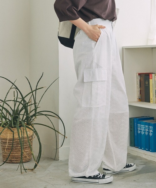 MONO-MART LADY'S（モノマートレディース）の「アイレット刺繍 コットンレース カーゴパンツ（カーゴパンツ・レディース・ブラック/ホワイト・FREE）」の14枚目の写真