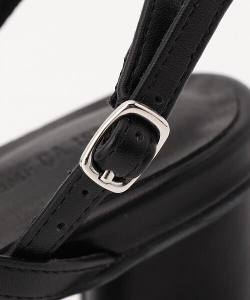 COMME CA ISM（コムサイズム）の「クロスライン　サンダル（サンダル・レディース・ブラック/シルバー・23.5cm/24.5cm）」の4枚目の写真