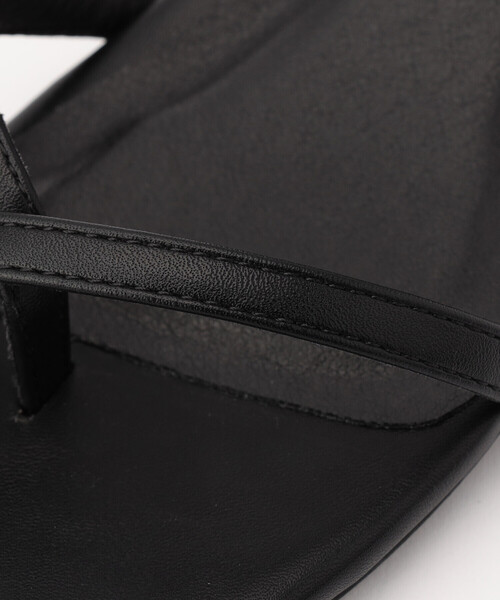 COMME CA ISM（コムサイズム）の「クロスライン　サンダル（サンダル・レディース・ブラック/シルバー・23.5cm/24.5cm）」の5枚目の写真