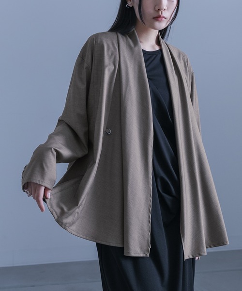 kOhAKU（コハク）の「『ドレープカラージャケット』（テーラードジャケット・レディース・ブラック/モカ・2/1）」の2枚目の写真
