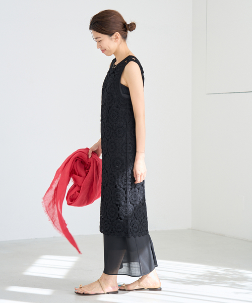 IENA（イエナ）の「コードエンブロイダリーワンピース（ワンピース・レディース・ブラック/ホワイト・FREE）」の3枚目の写真