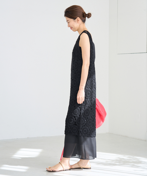 IENA（イエナ）の「コードエンブロイダリーワンピース（ワンピース・レディース・ブラック/ホワイト・FREE）」の7枚目の写真