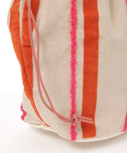 beej(ビージ)の「【beej(ビージ)】Emb String Bag(ハンドバッグ・レディース・マスタード/ピンク・FREE)」の6枚目の写真