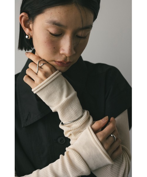 STYLEMIXER(スタイルミキサー)の「フラットカーブバングル(バングル/リストバンド・レディース・ゴールド/シルバー・FREE)」の2枚目の写真