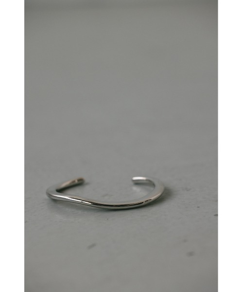 STYLEMIXER(スタイルミキサー)の「フラットカーブバングル(バングル/リストバンド・レディース・ゴールド/シルバー・FREE)」の7枚目の写真