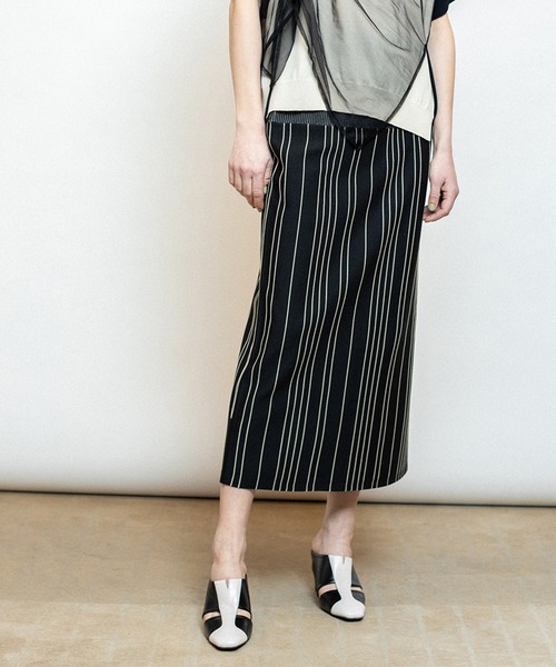 OSMOSIS(オズモーシス)の「ストライプニットスカート(スカート・レディース・ライトベージュ/カーキ/ブラック・ONE SIZE)」の2枚目の写真