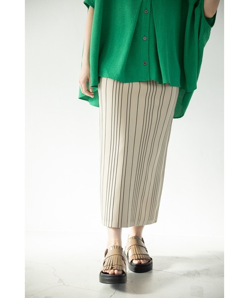 OSMOSIS(オズモーシス)の「ストライプニットスカート(スカート・レディース・ライトベージュ/カーキ/ブラック・ONE SIZE)」の7枚目の写真