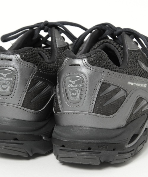 MIZUNO(ミズノ )の「【MIZUNO / ミズノ】WAVE RIDER 10(MEN)(スニーカー・メンズ・ブラック/ライトグレー・MEDIUM/LARGE)」の11枚目の写真