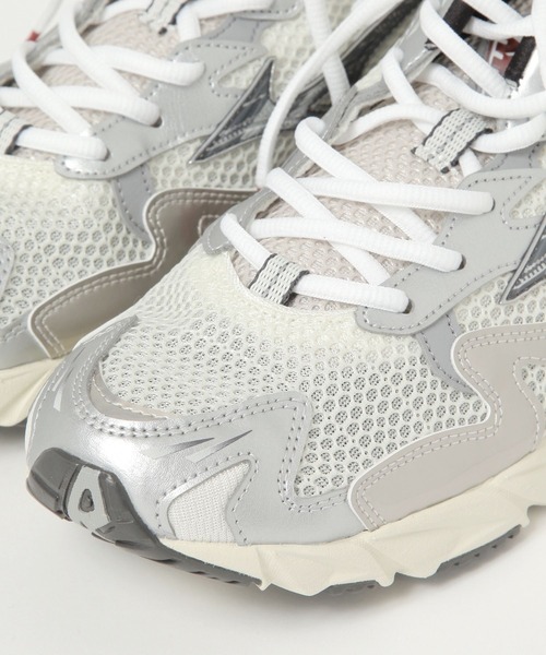 MIZUNO(ミズノ )の「【MIZUNO / ミズノ】WAVE RIDER 10(MEN)(スニーカー・メンズ・ブラック/ライトグレー・MEDIUM/LARGE)」の13枚目の写真