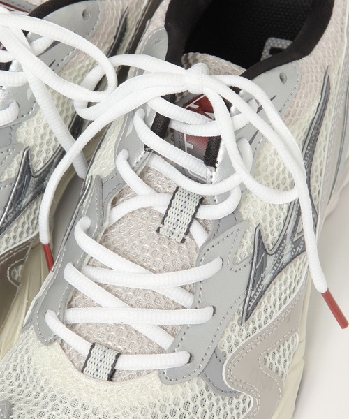 MIZUNO(ミズノ )の「【MIZUNO / ミズノ】WAVE RIDER 10(MEN)(スニーカー・メンズ・ブラック/ライトグレー・MEDIUM/LARGE)」の14枚目の写真