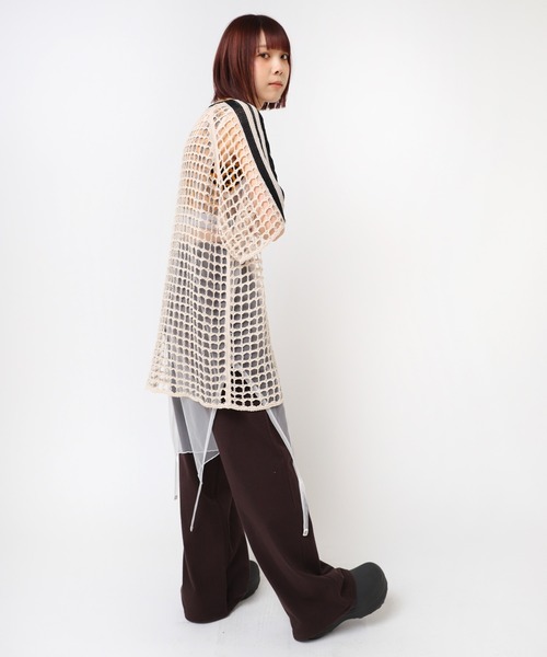 RNA(アールエヌエー)の「K2719 ラインメッシュプルオーバー(Tシャツ/カットソー・レディース・ベージュ/ブラック/ブルー・MEDIUM)」の20枚目の写真