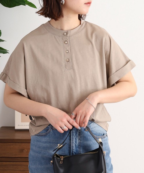 atONE(アットワン)の「2wayデザインボタンカットソー(Tシャツ/カットソー・レディース・チャコールグレー/ブラック/オフホワイト/グレイッシュベージュ・M)」の4枚目の写真