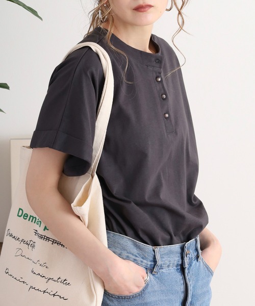 atONE(アットワン)の「2wayデザインボタンカットソー(Tシャツ/カットソー・レディース・チャコールグレー/ブラック/オフホワイト/グレイッシュベージュ・M)」の15枚目の写真