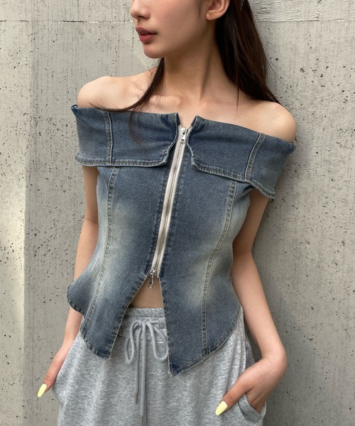 FOREVER 21（フォーエバー トゥエンティーワン）の「【2025SS】ノースリヴィンテージライクデニムブラウス（シャツ/ブラウス・レディース・ブルー/ブラック・SMALL/MEDIUM）」の2枚目の写真